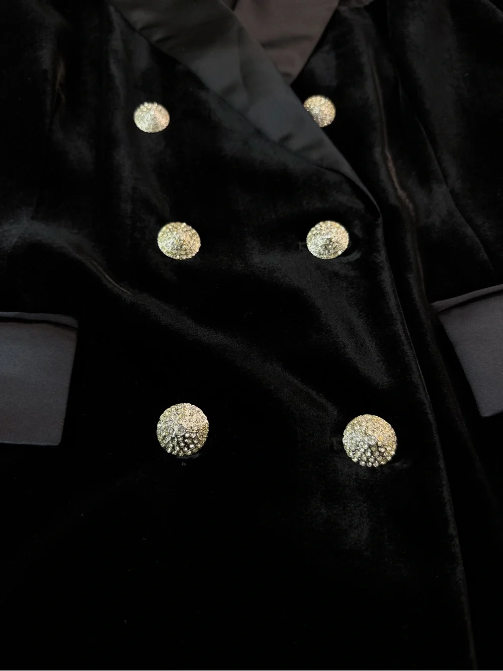 Bloomingdale's Black Velvet Double-Breasted Blazer with Satin Trim - Picture 11 of 12